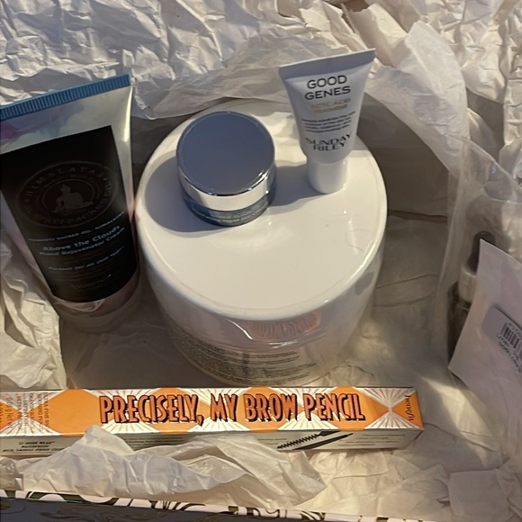 Amy Morrison Discover Beaury box with 6 products, 3 full size and 3 samples NEW - Picture 8 of 10